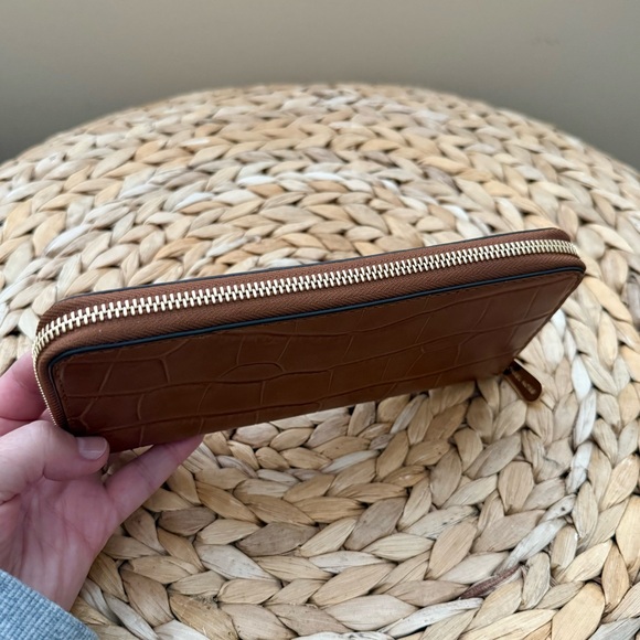 MICHAEL KORS genuine leather croc embossed continental zipper wallet - Picture 4 of 5